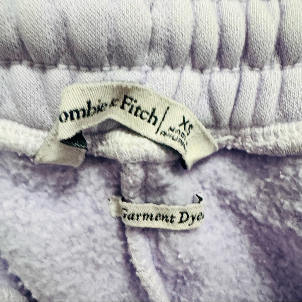 Abercrombie & Fitch Purple Joggers with Relaxed Fit - Picture 3 of 4